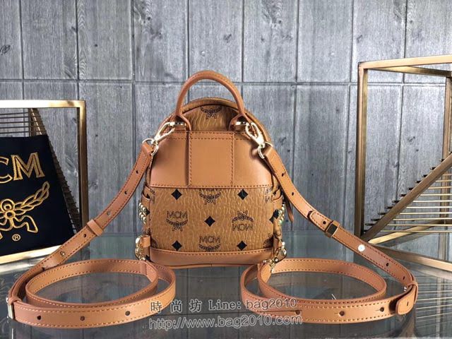 MCM雙肩背包 原單 超mini Stark經典女背包 側邊點綴鉚釘 MCM後背包 時尚迷人單品  mdmc1090